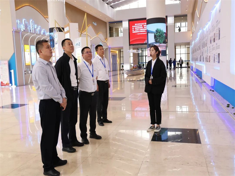 中國企業(yè)聯(lián)合會、中國企業(yè)家協(xié)會企業(yè)文化工作委員會秘書長王建軍到中能公司調(diào)研指導(dǎo)工作（2）.jpg