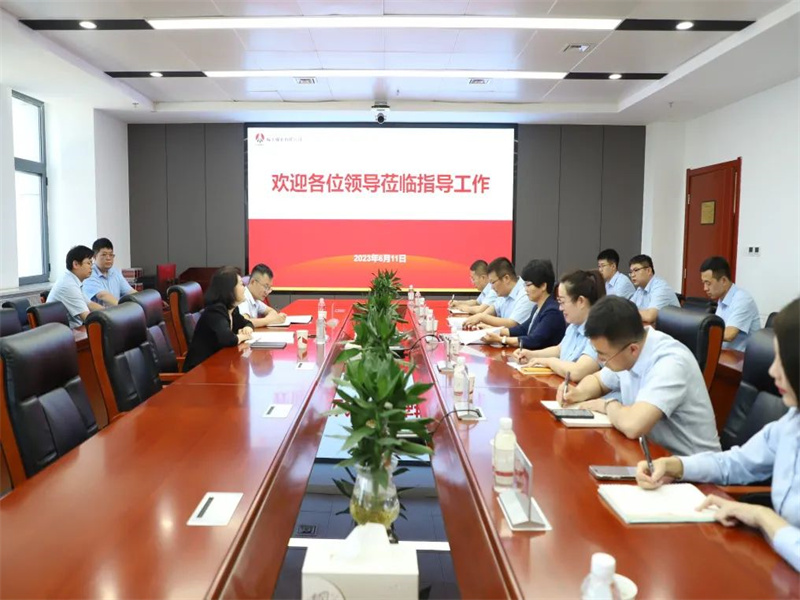 陜煤集團工會副主席楊永紅一行到公司調(diào)研指導工作.jpg
