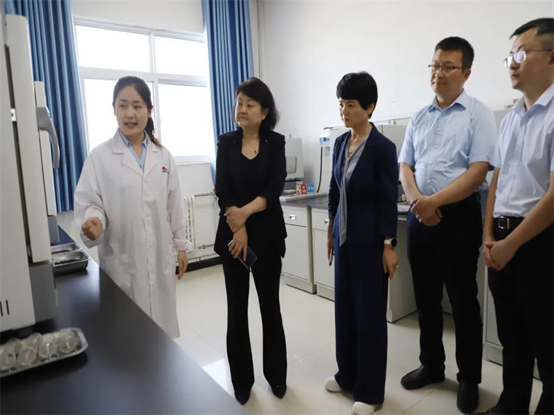 陜煤集團工會副主席楊永紅一行到公司調(diào)研指導工作（2）.jpg
