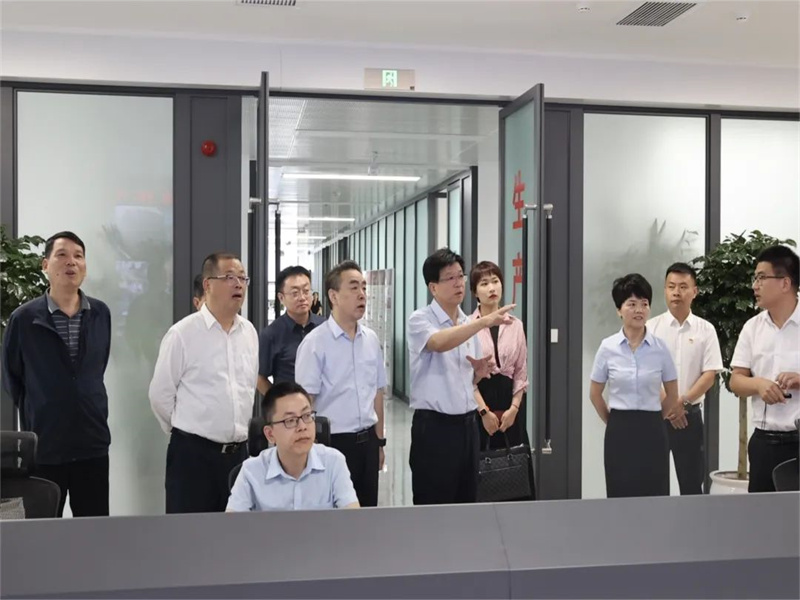 陜煤集團審計部黨支部與公司機關經營黨支部開展聯(lián)合主題黨日活動.jpg